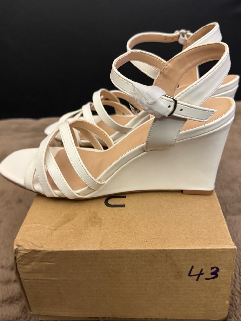 le chateau brand new Off White Strappy Wedge Sandals - Picture 3 of 13